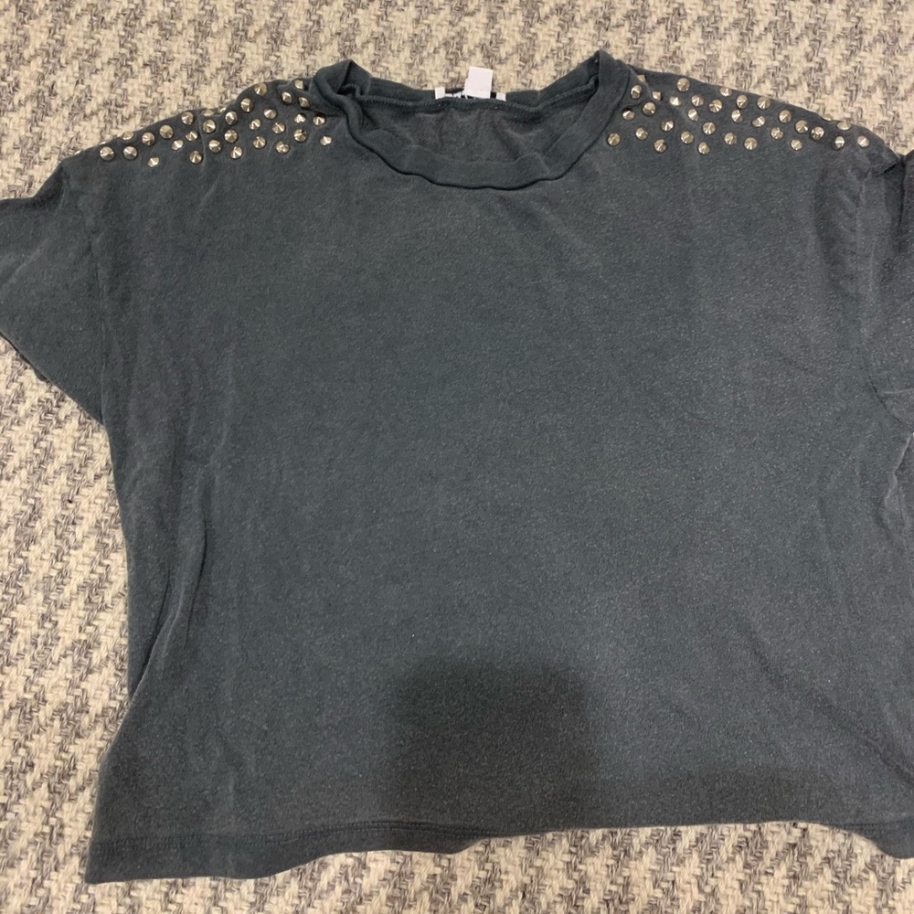 studded short sleeve dark gray t shirt